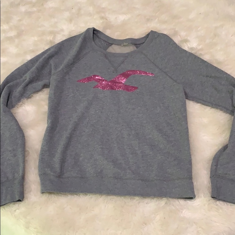 Grey Hollister long sleeve.